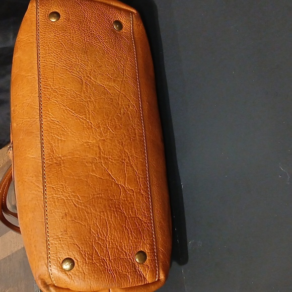 Elegant Tan FRYE Leather Tote Bag - Picture 9 of 14